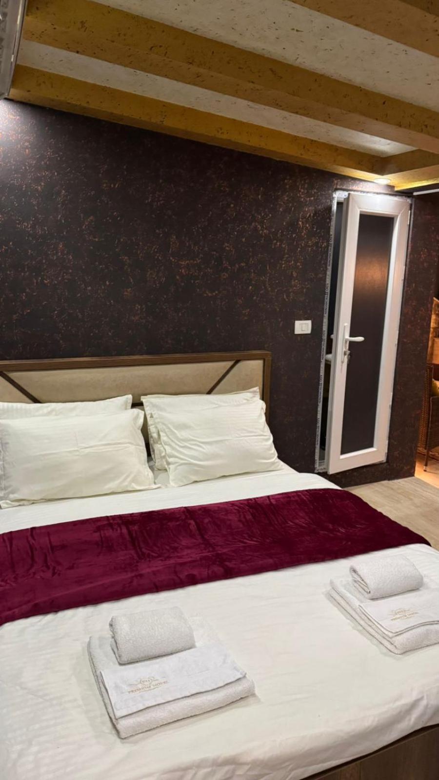 Hotel Premium Pristina Buitenkant foto